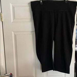 Old Navy Active Black Wide Leg Capris